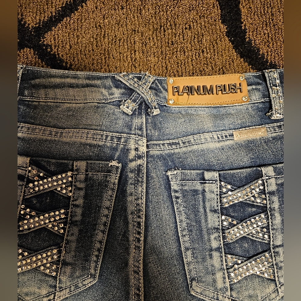 Platinum Plush cut out jeans - Picture 7 of 9